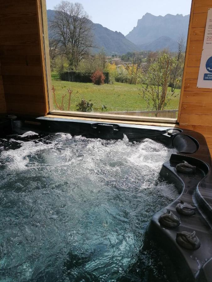 Saillans Chambre Avec Jacuzzi Privatif "Le Pecher"住宿加早餐旅馆 外观 照片