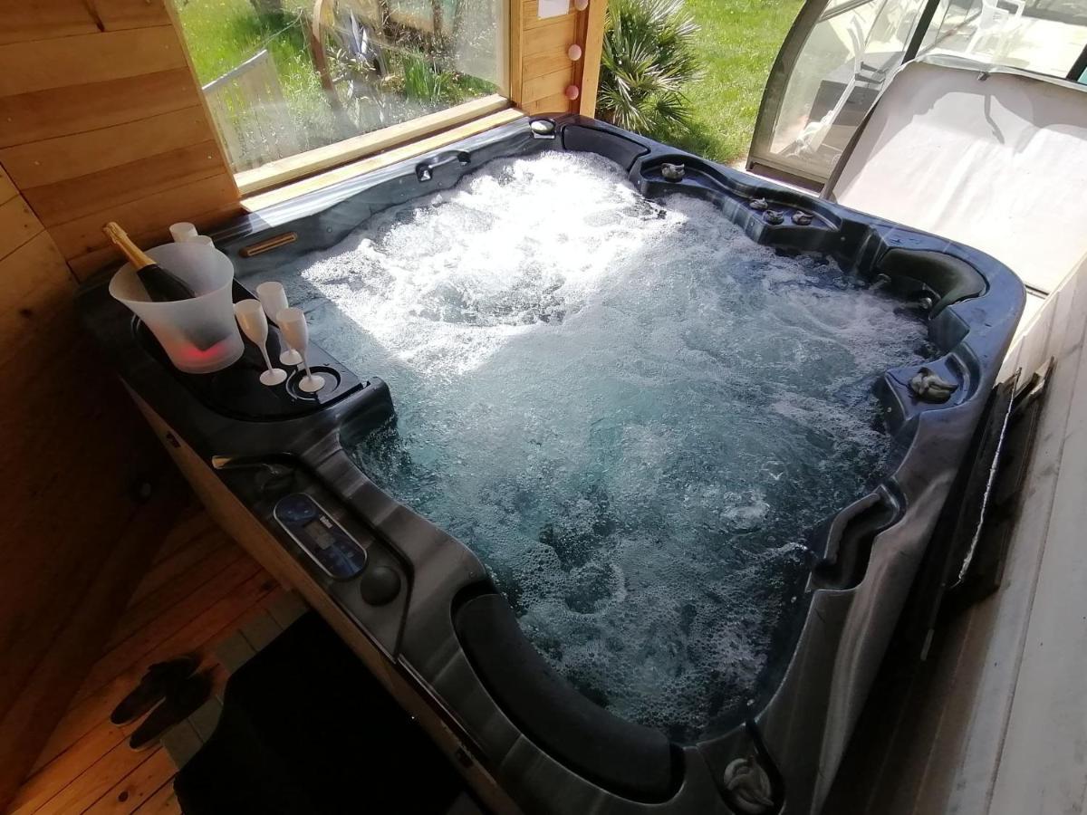 Saillans Chambre Avec Jacuzzi Privatif "Le Pecher"住宿加早餐旅馆 外观 照片